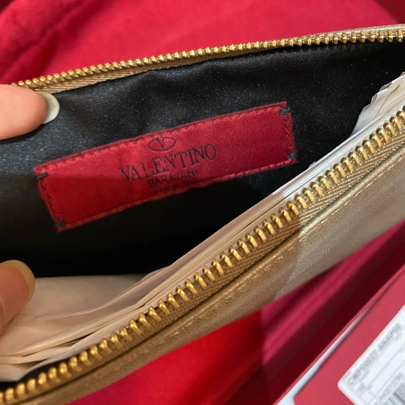 Valentino Garavani Gold Leather Wristlet Simple Clutch With Strap Stud Zip - Picture 3 of 4